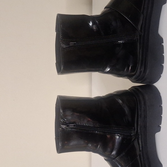 Zara Chunky Lug Sole Rhinestone Heart Buckle Chelsea Boots SZ 6 - Picture 13 of 13